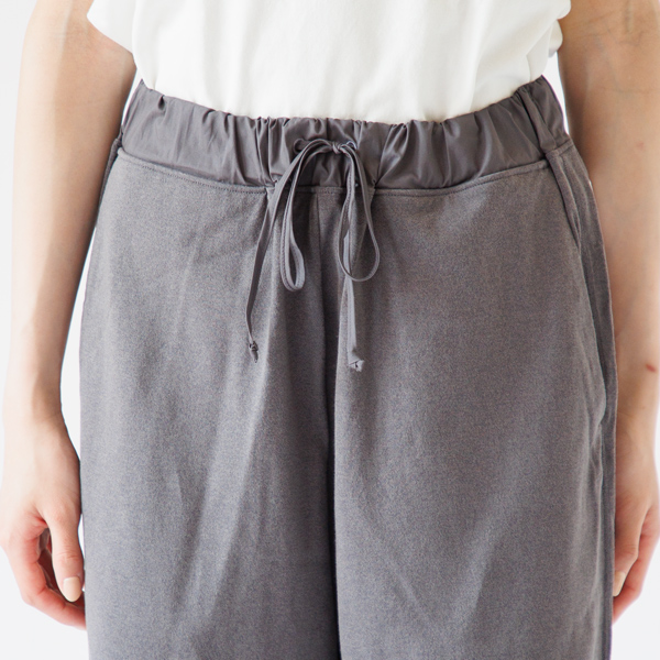 光電子により、衣服内温度を適正に保ちます 光電子により、衣服内温度を適正に保ちます