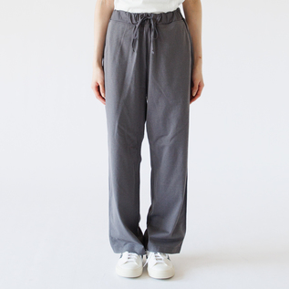 ゆったりと着用できるシルエット ゆったりと着用できるシルエット