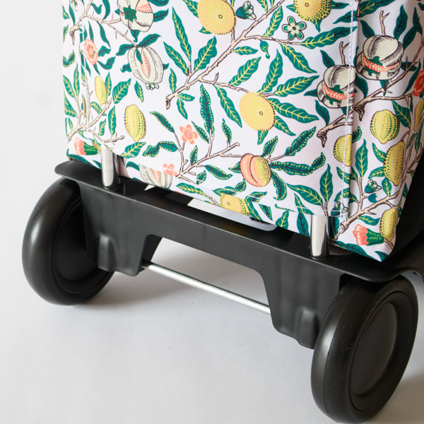 静かな走行音を実現する樹脂製タイヤ