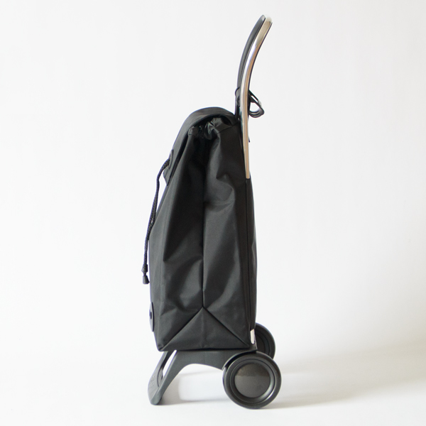 2Lペットボトルが6本入るたっぷりなマチ