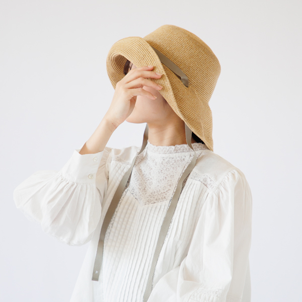 ツバの形が変えられます