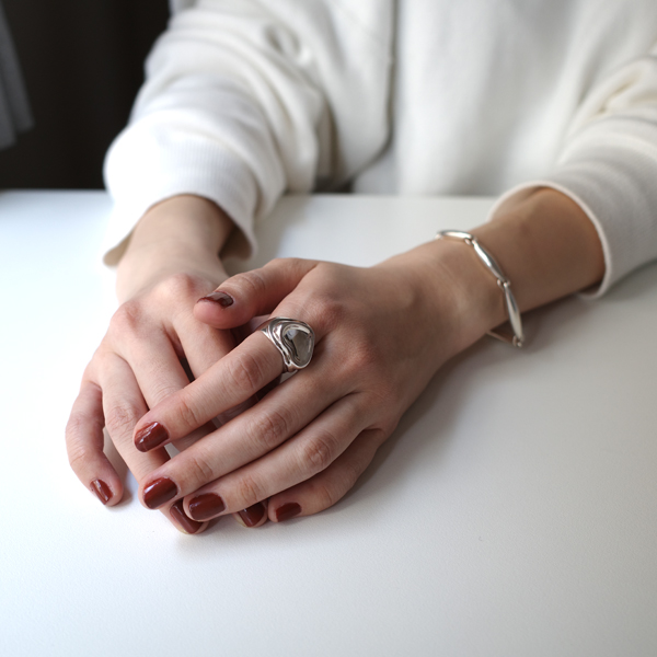 人差し指につけてポイントに