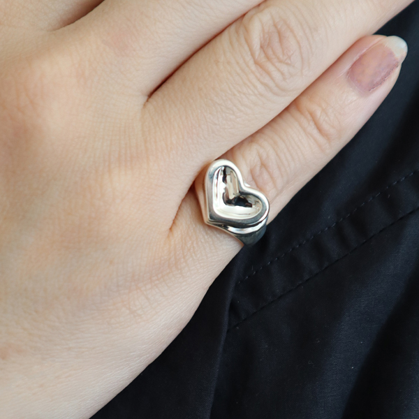 小指につけてワンポイントに