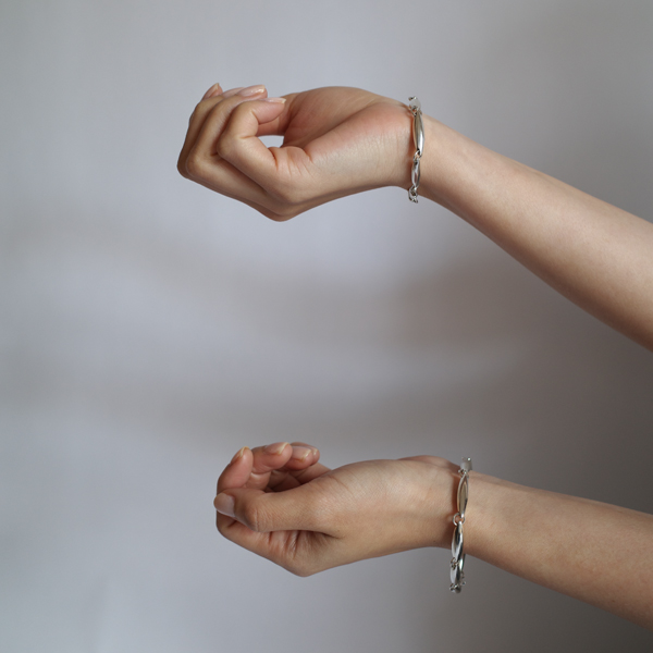 SEED BRACELET（上がSサイズ、下がMサイズ）