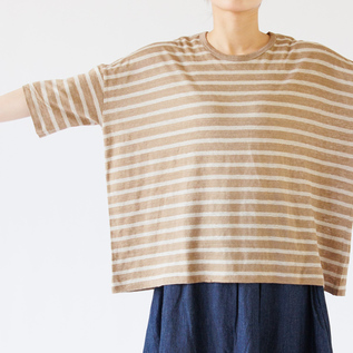 身幅は広めです(身長160cm・BEIGE)
