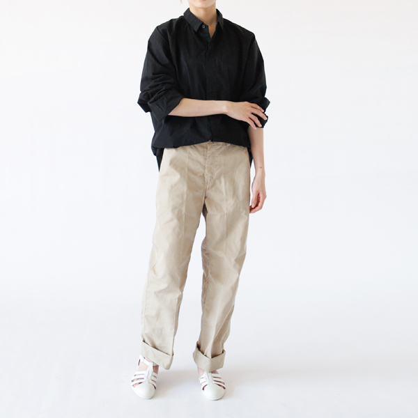 裾のゴムでシルエットが変えられます