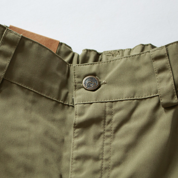 着用を重ねることで風合いの変化も楽しめます