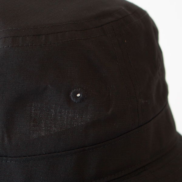 ベンチレーションアイレット（通気孔）