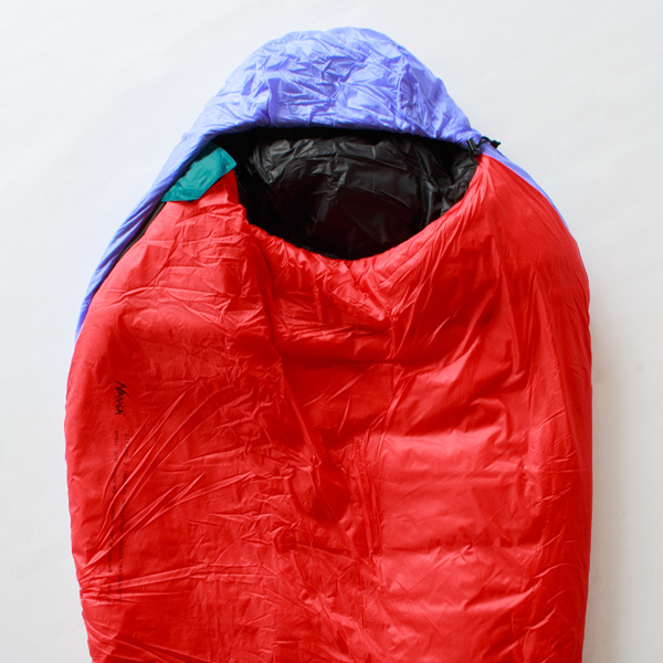 赤色のNanga製寝袋 ZZZ BAG／NANGA（ナンガ）｜愛着を持ってずっと使いたいモノを集めた