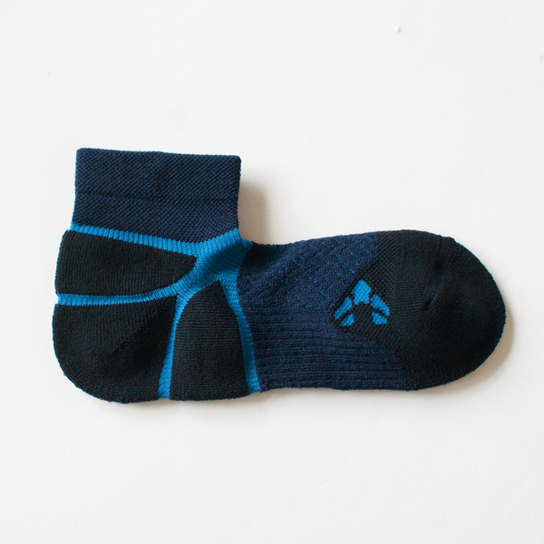  Active Thoreau Cushion ソックス(D.ブルー)