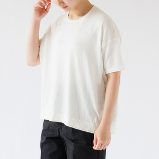身長163cm・WHITE