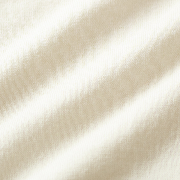 さらりとした風合いのコットンに、上質なカシミヤをブレンド(WHITE)
