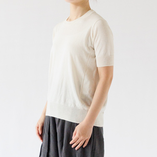 身長163cm・WHITE