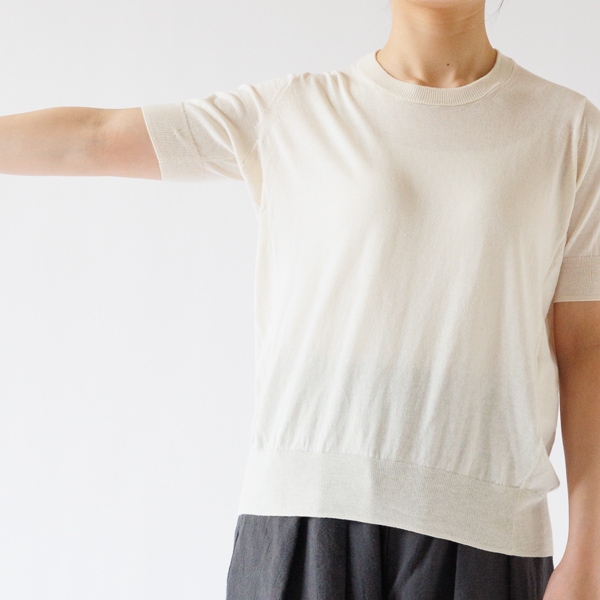 コンパクトながらも程よいゆとりがあります(身長163cm・WHITE)