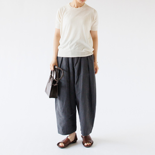 身長163cm・WHITE