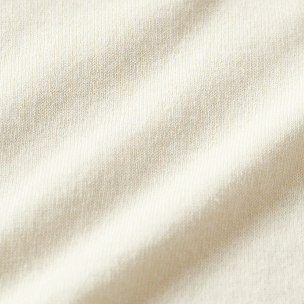 肌馴染みの良いコットンに、上品な光沢を持つシルクをブレンド(WHITE)