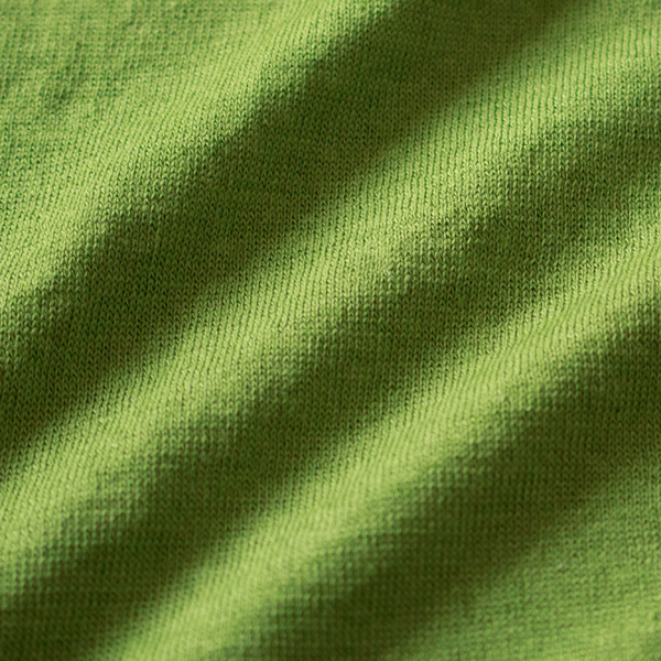 色鮮やかなアイビーグリーン(IVY)