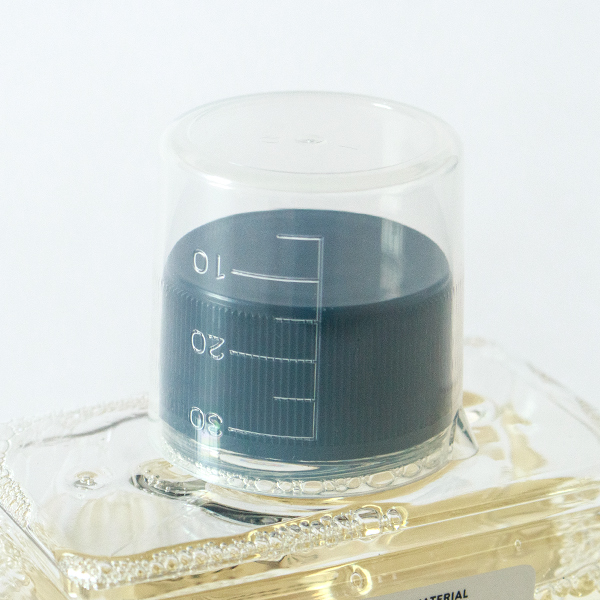 キャップが計量カップになっています キャップが計量カップになっています