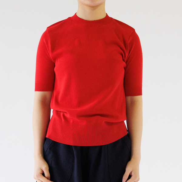 春から夏、秋と活躍する赤