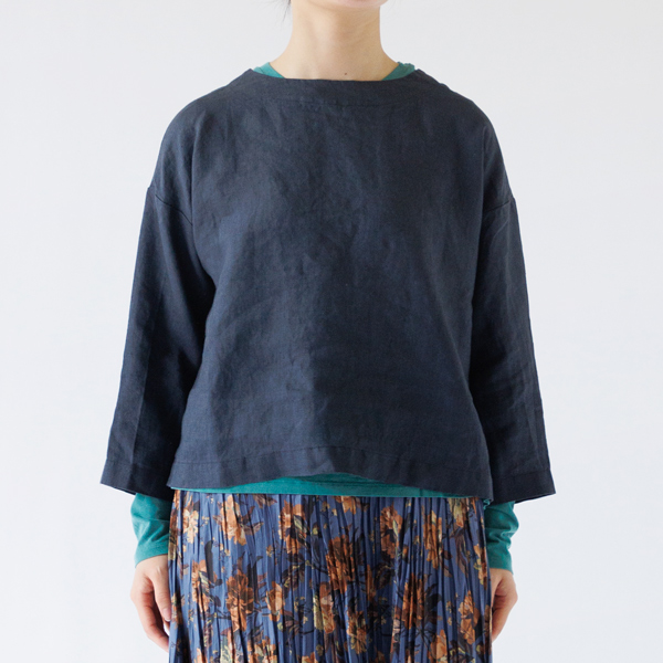 プルオーバーとして（アルドアーズ/ネイビー、身長：163cm）