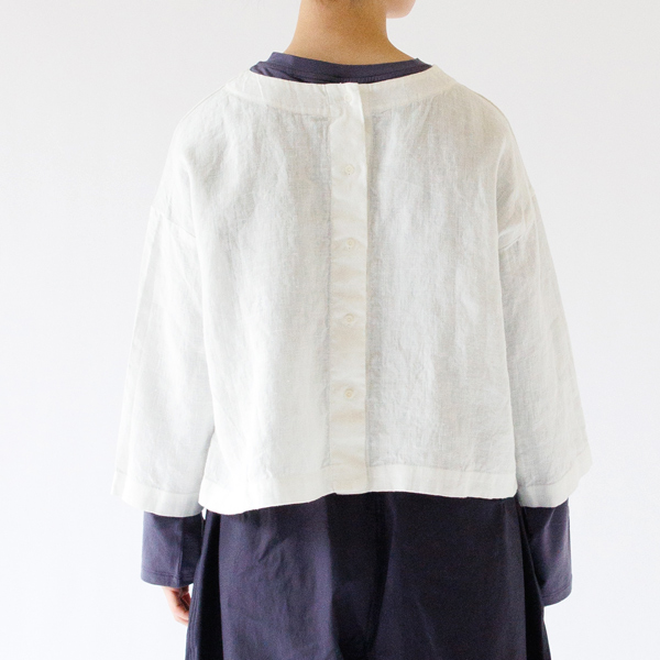 ホワイト（身長：163cm）