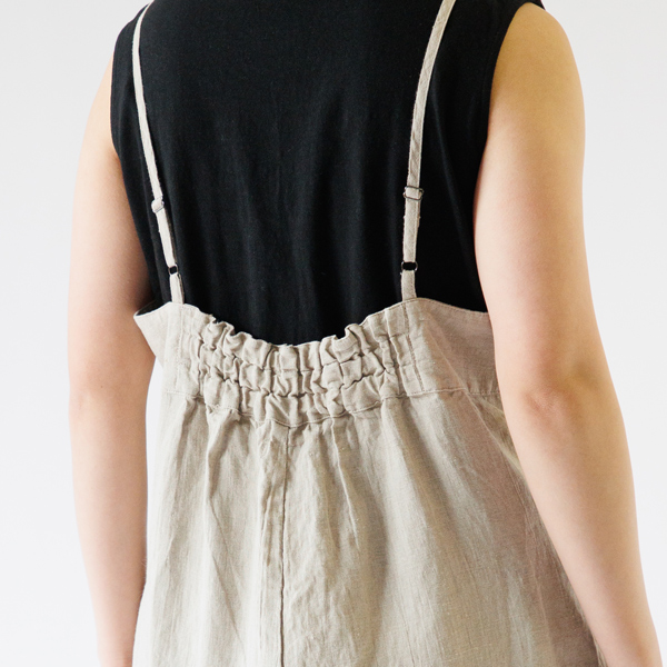 細めのストラップが上品