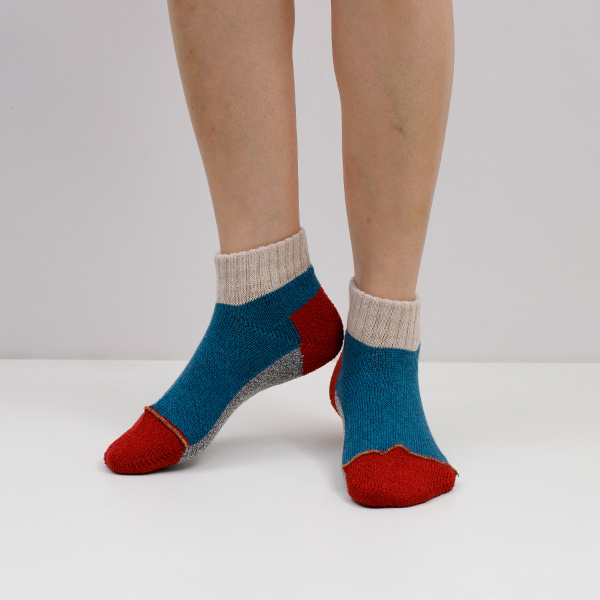 スポーツ・アンクル メンズソックス(ターコイズ×レッド)