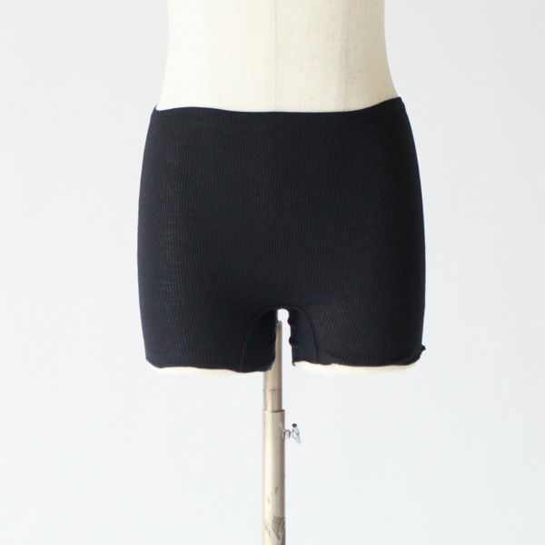 お腹まですっぽりと包み込む