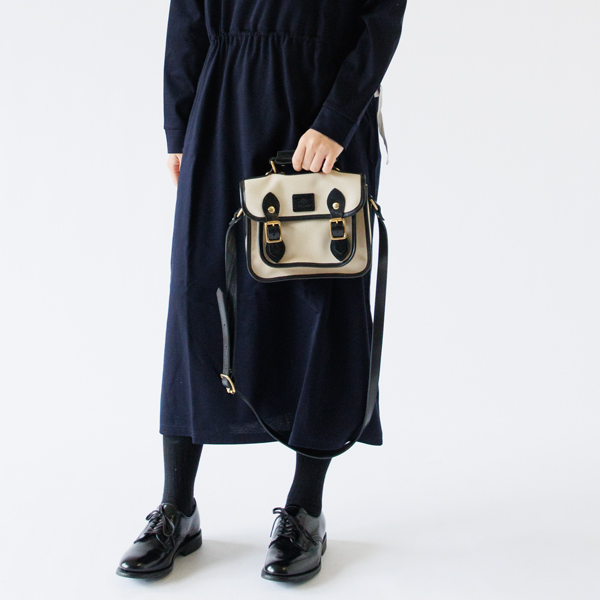 BLACK×LT.BEIGE（身長163cm）