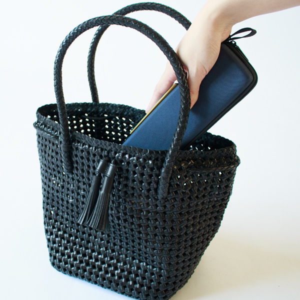 コンパクトで持ち運びしやすいです