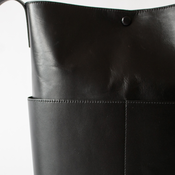 フロントポケット