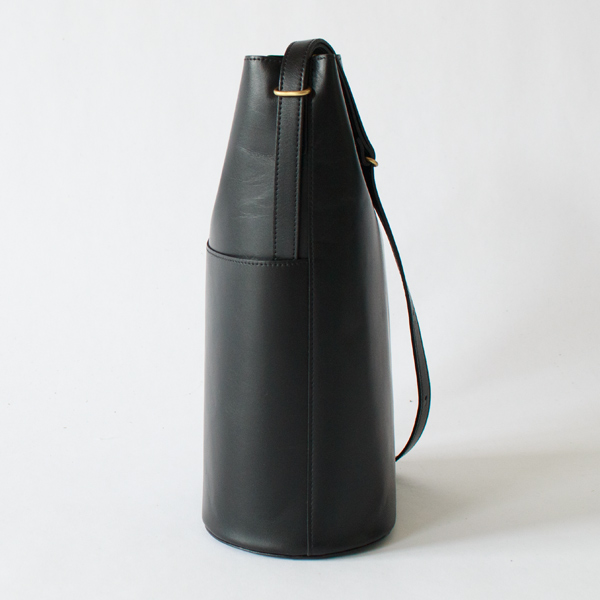 APERTO ショルダーバッグ Sleek Path