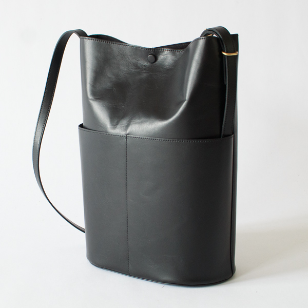 APERTO ショルダーバッグ Sleek Path