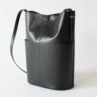 APERTO ショルダーバッグ Sleek Path APERTO ショルダーバッグ Sleek Path