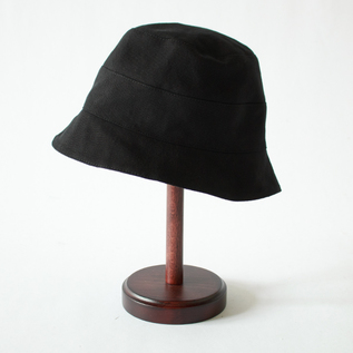 Minimal Bucket Hat