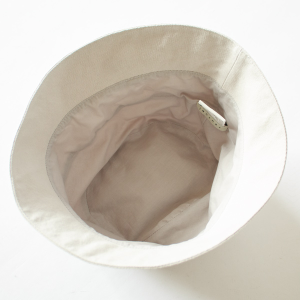 芯を使わず柔らかく仕上げています