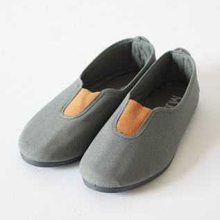 CANVAS PANEL SLIP ON GIMNASIA