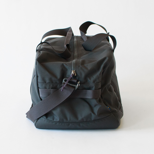 奥行が28cmとたっぷり