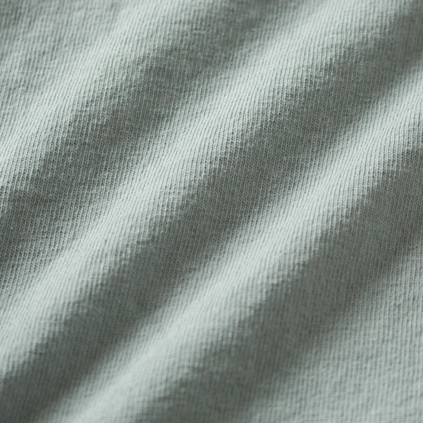 一枚で透けにくい着心地