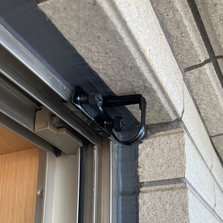 留め具設置完了