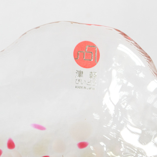 ブランドロゴ入りのシール（剥がせます）