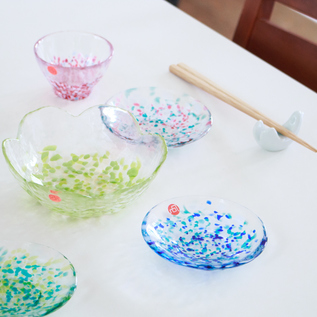 Colorful small plates／Tsugaru Vidro / Shop ZUTTO for the long