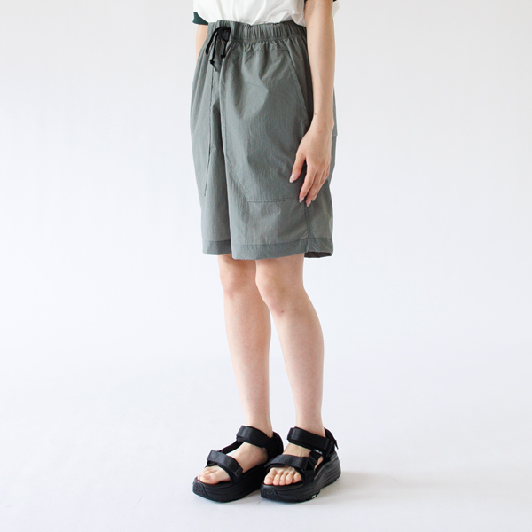 Moss Gray/S着用、身長：160cm