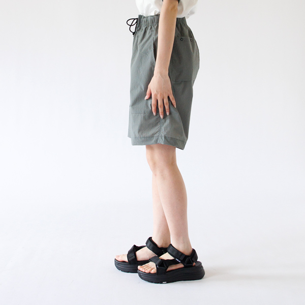 Moss Gray/S着用、身長：160cm