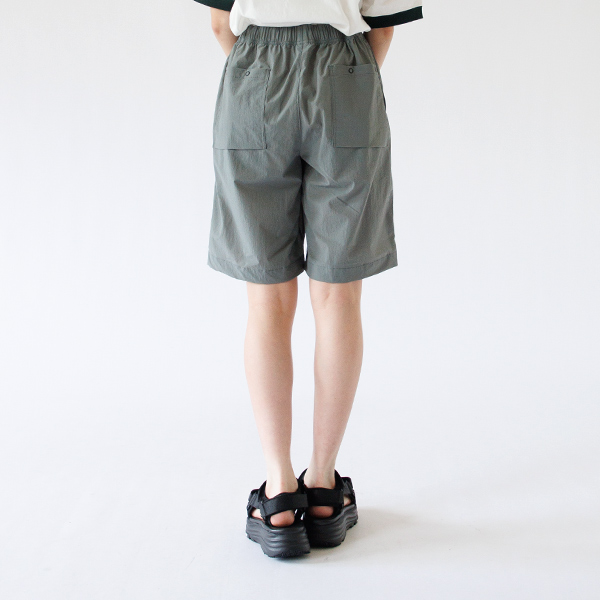 Moss Gray/S着用、身長：160cm