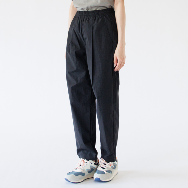 Black/S着用、身長：160cm