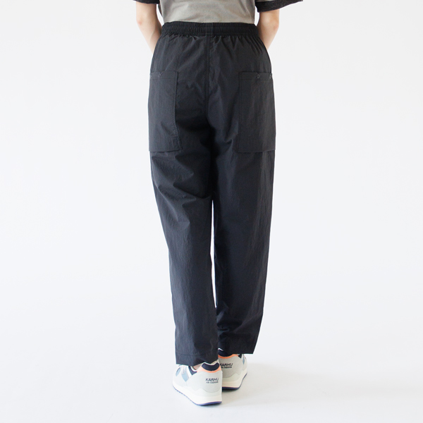Black/S着用、身長：160cm