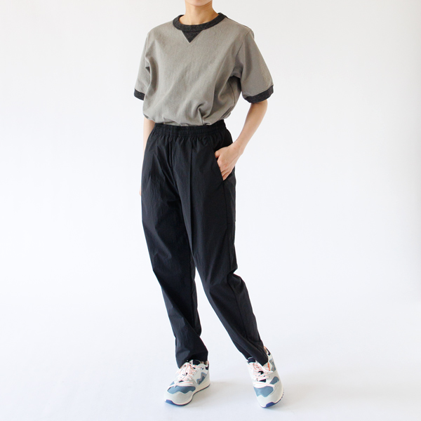 Black/S着用、身長：160cm
