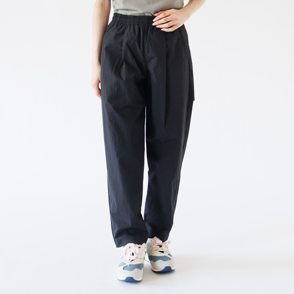Black/S着用、身長：160cm