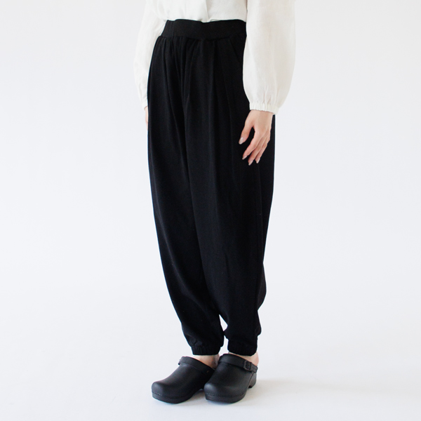 Black/XS着用、身長160cm